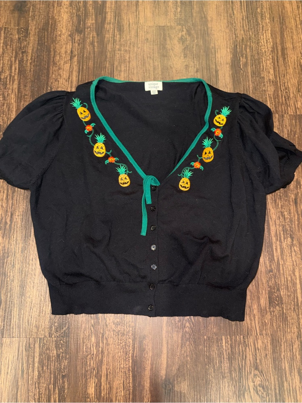 Unique Vintage Halloween Cardigan 4x/5x with Embroidered Pineapple Jacks